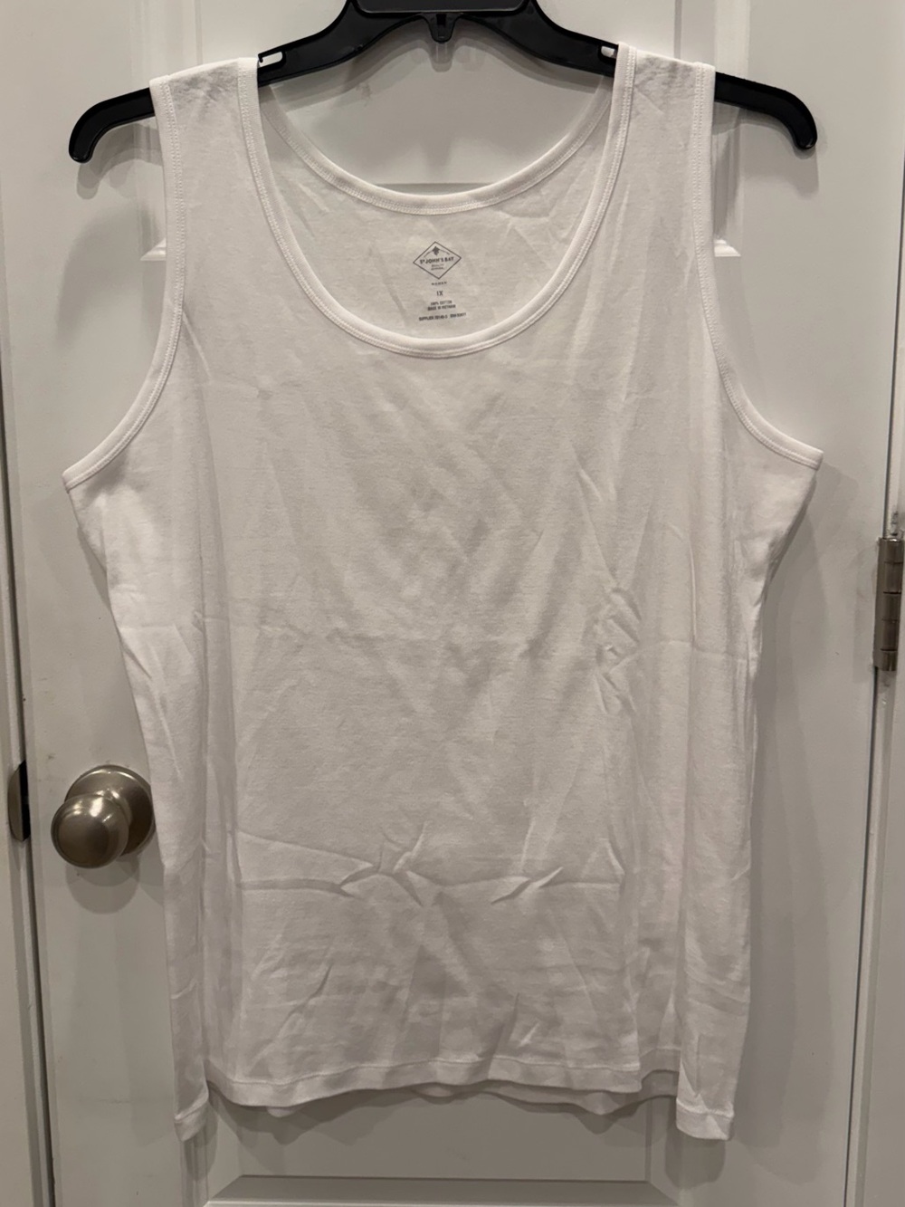 St. John's Bay White Scoop Neck Tank Top
